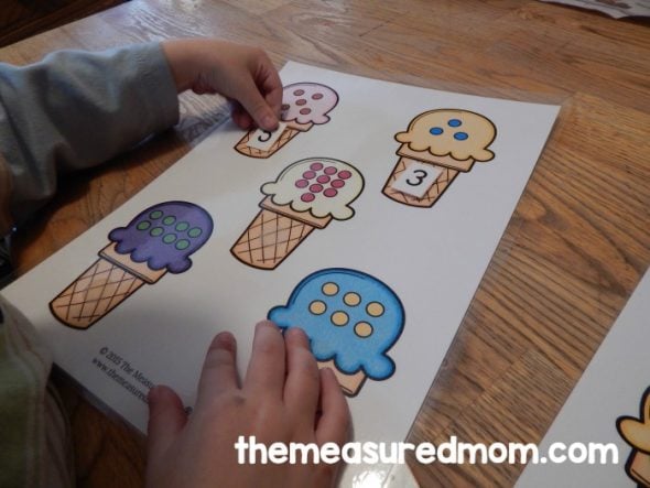 We love this ice cream file folder game for preschool!