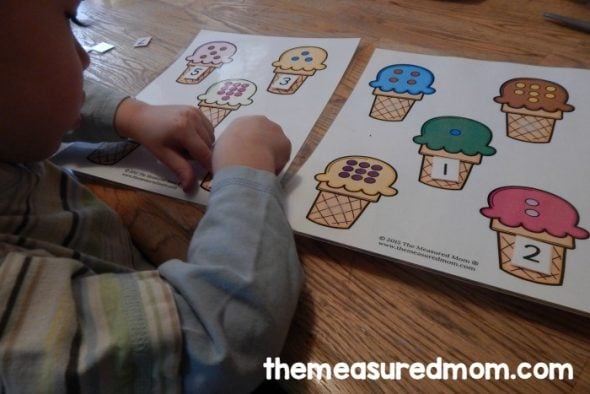 We love this ice cream file folder game for preschool!
