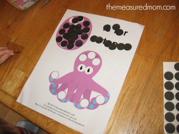Get this free letter O printable: O is for Octopus!
