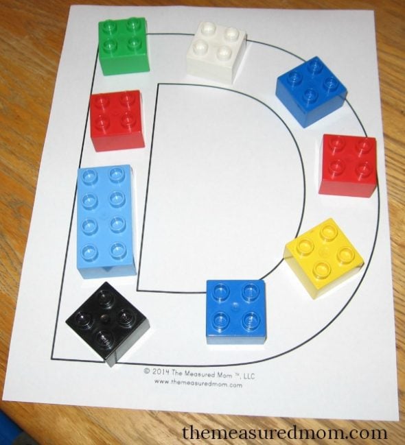 make letter D with duplos