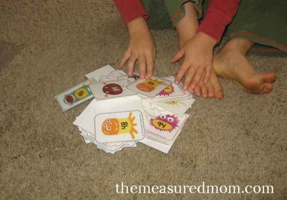 Do your own hundreds chart activities with these adorable (free) monster number cards. So many possibilities! Make your own hundreds chart with these free monster number cards... and find other fun ways to use them!
