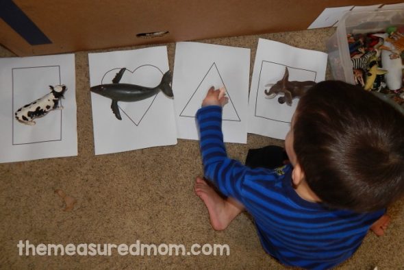 Check out this giant set of letter A activities for preschool! Printable books, activity sheets, book lists, craft ideas, and more!