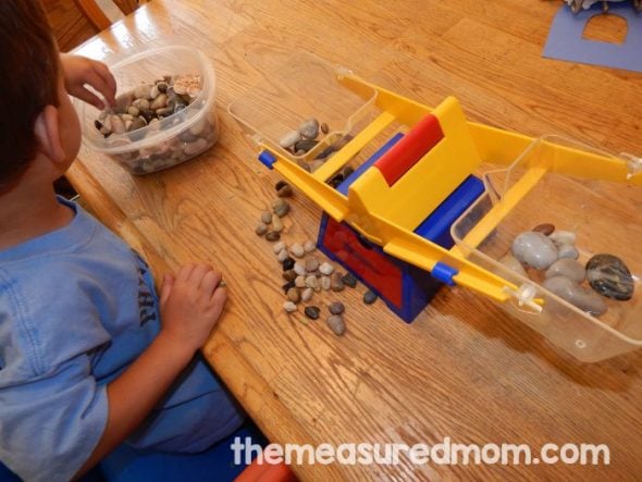 Look at all these fun Letter R activities for preschoolers!