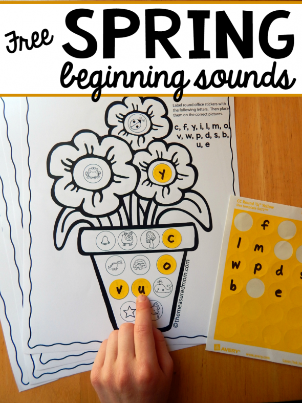 My kiddo loves stickers, so this alphabet printable for beginning sounds is right up his alley. It would work great for a spring learning center.