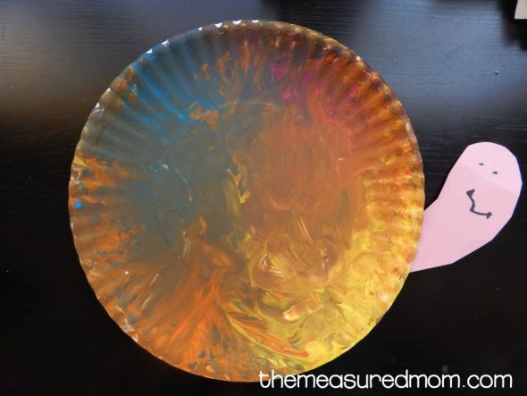 Check out this collection of fun letter S activities for 2-year-olds!