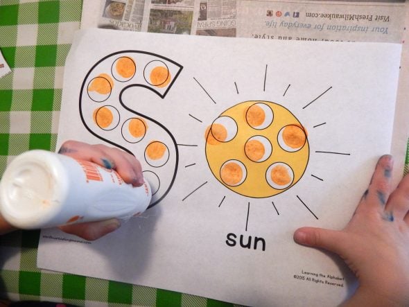 Check out this collection of fun letter S activities for 2-year-olds!